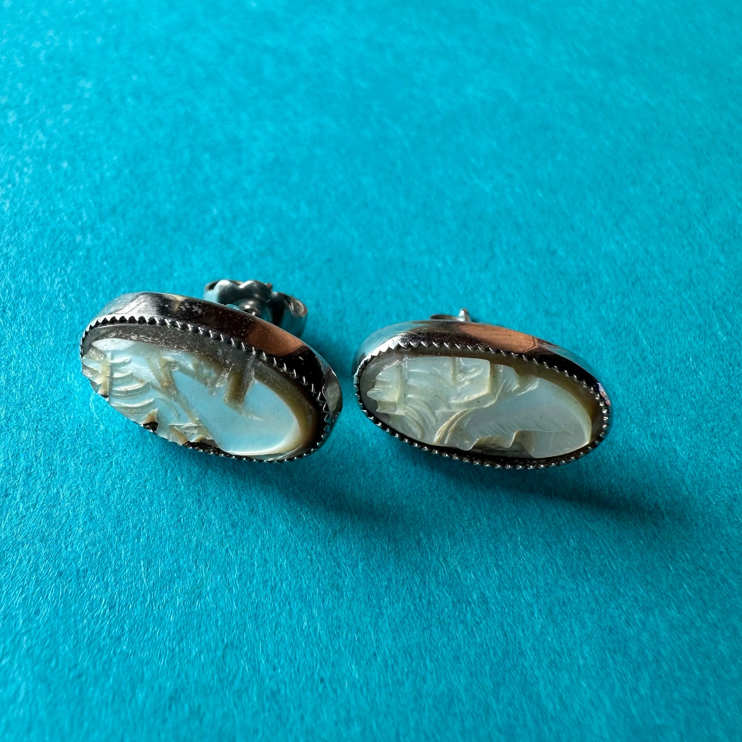 マザーオブパール カメオ スタッドピアス