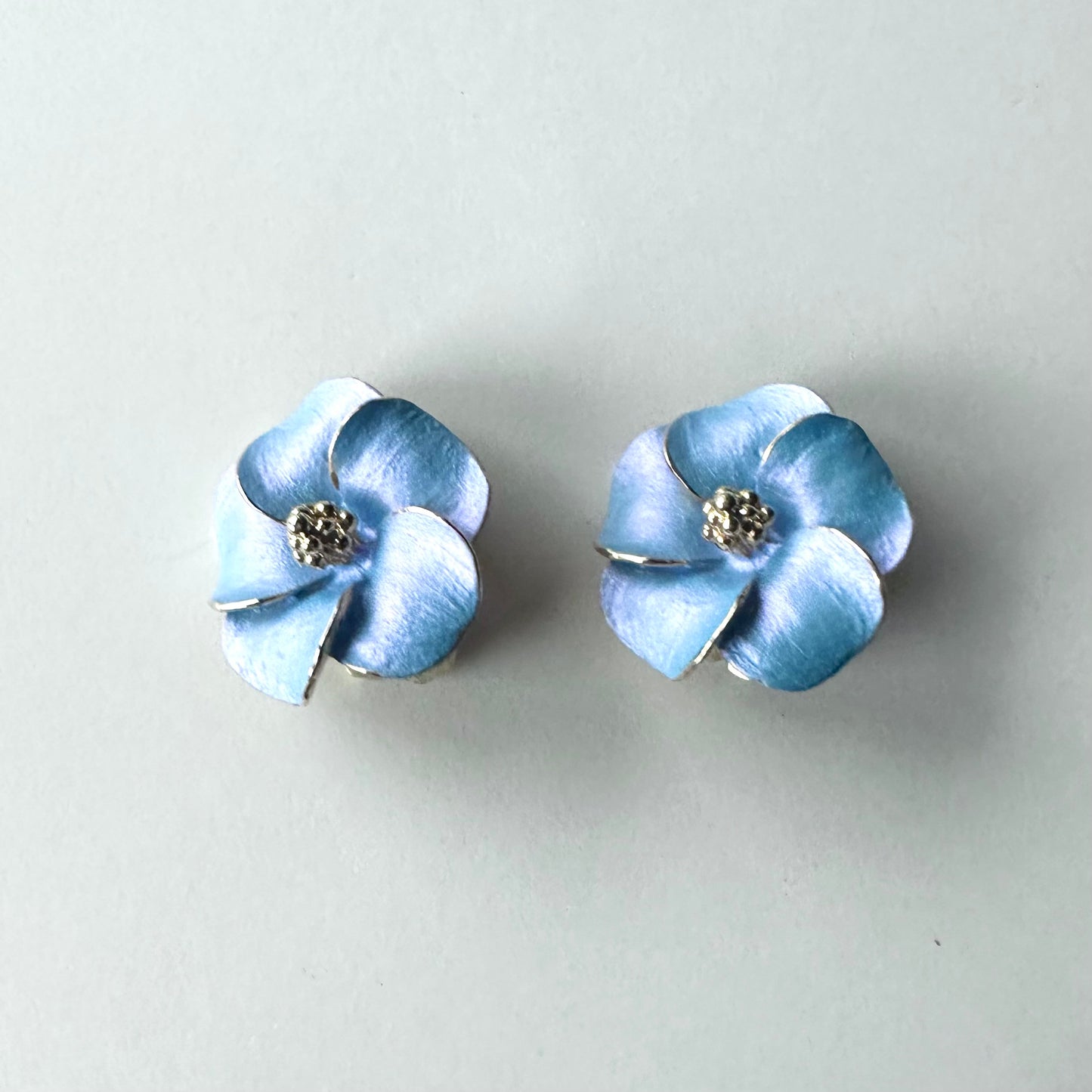 ラベンダーカラー フラワーイヤリング