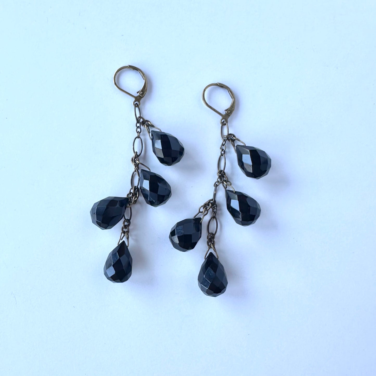 ブラックグラス　ドロップピアス