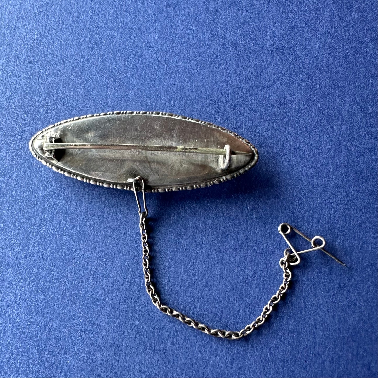 バタフライウィング アイシェイプブローチ ②