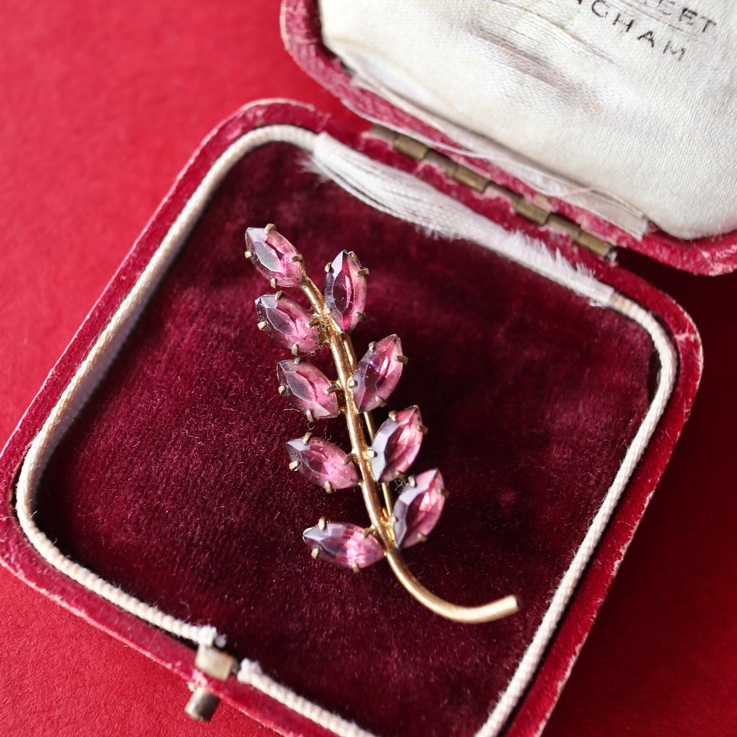 アメジストカラーグラス リーフ ブローチ