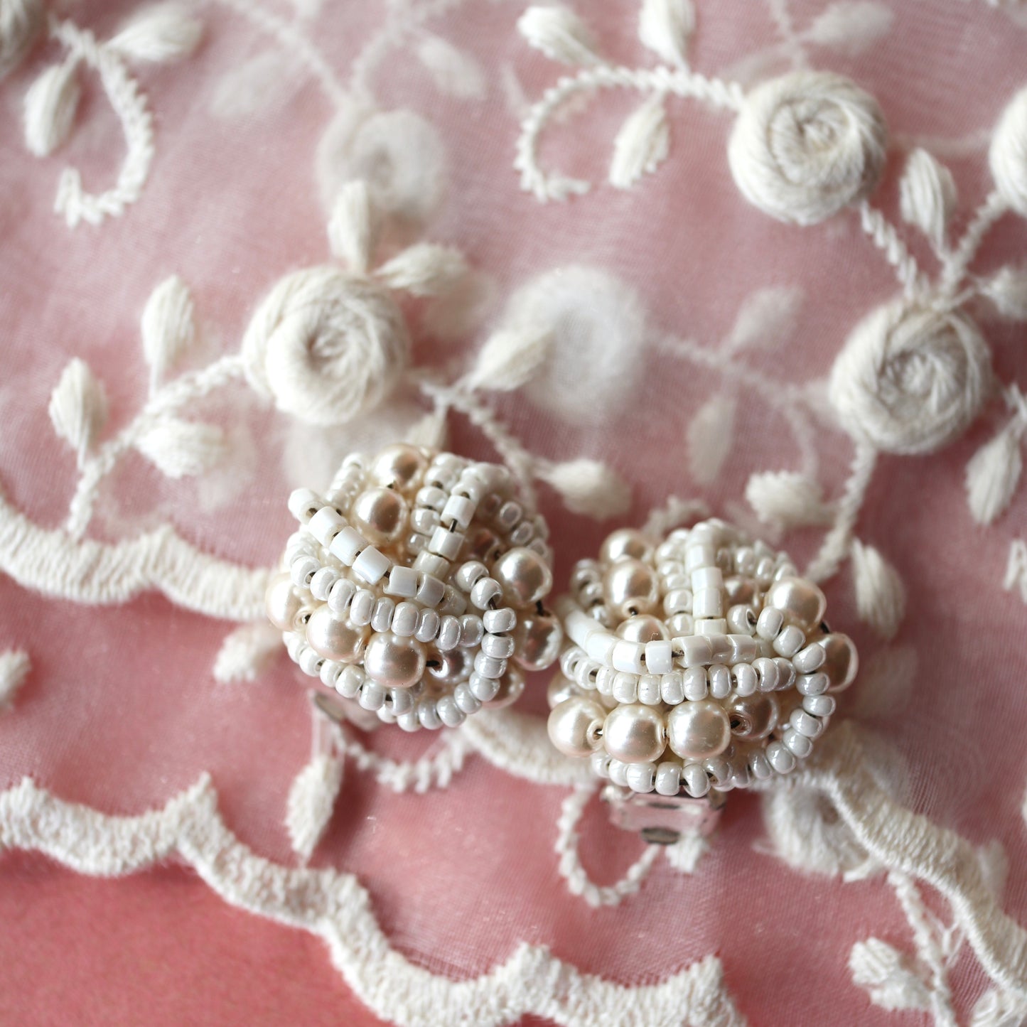 ブレイデッド ホワイトビーズ ヴィンテージイヤリング