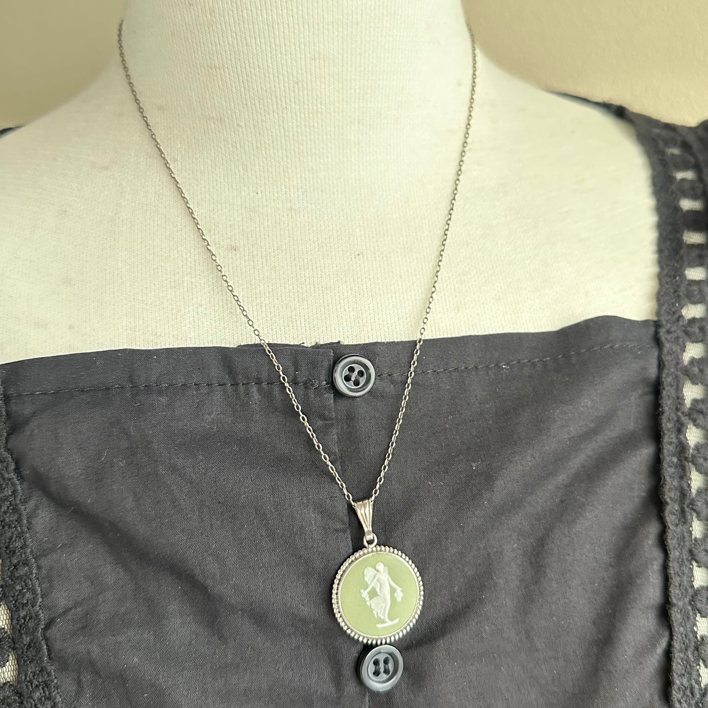 ウェッジウッド ラウンドネックレス グリーン ロンドン 1972年