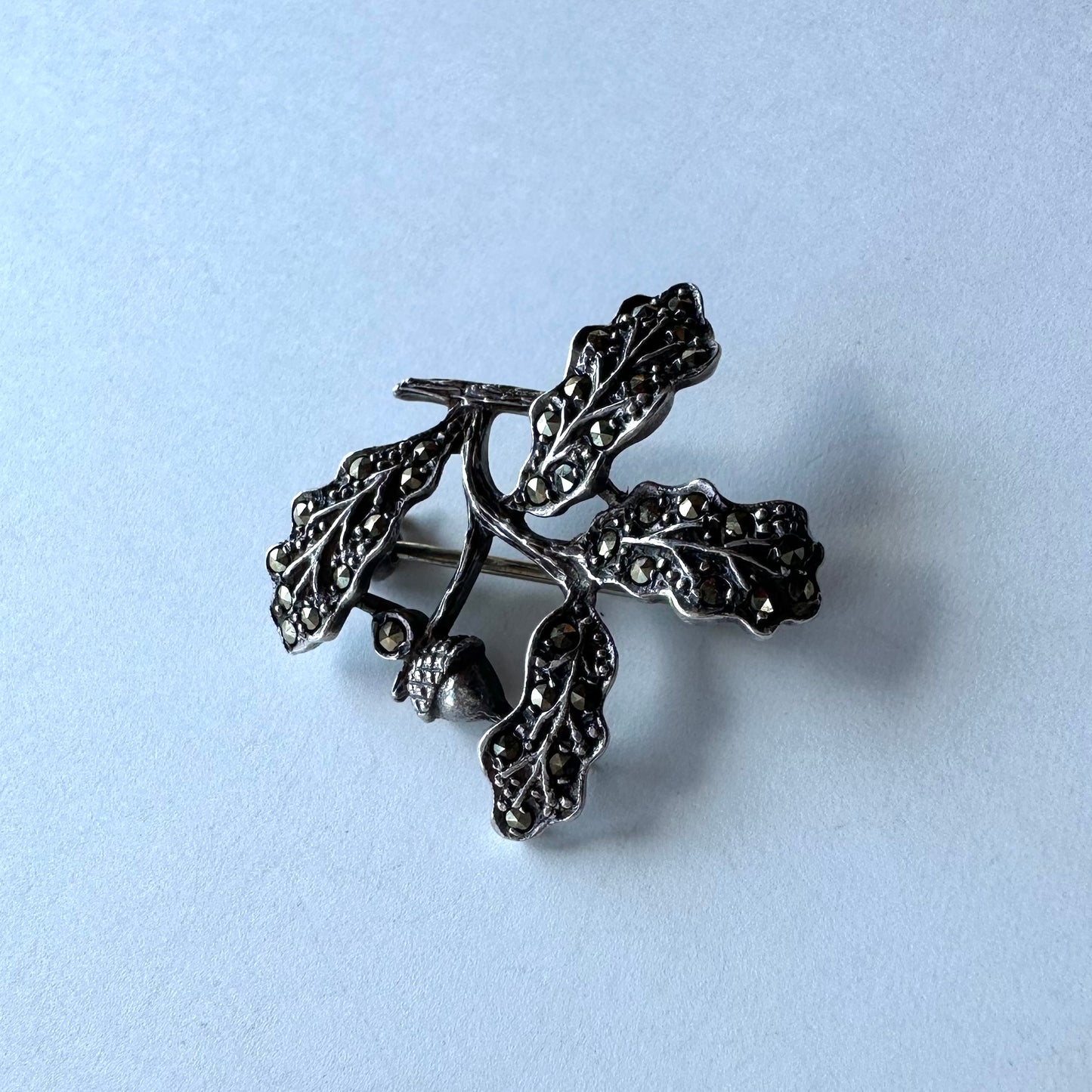 シルバー＆マーカサイト どんぐり ブローチ