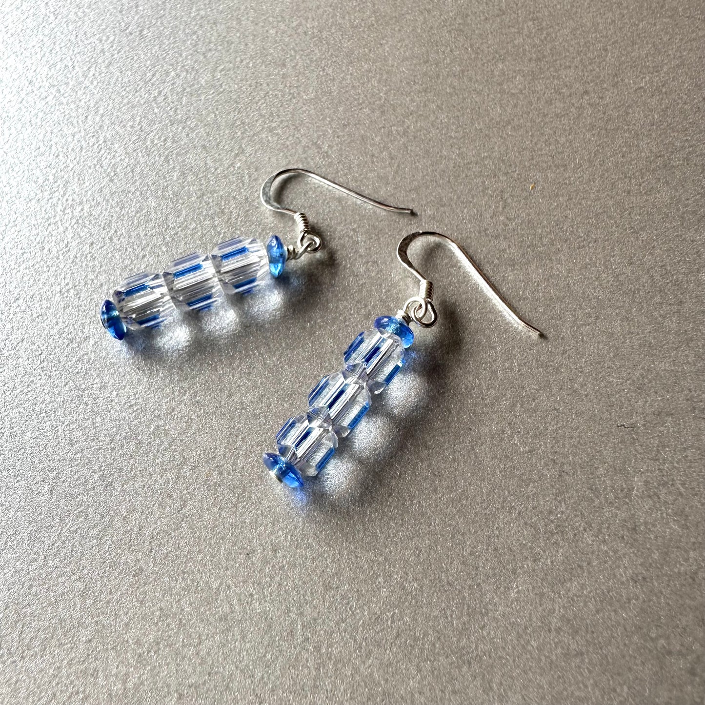 ブルー＆クリア バイカラーグラス ピアス