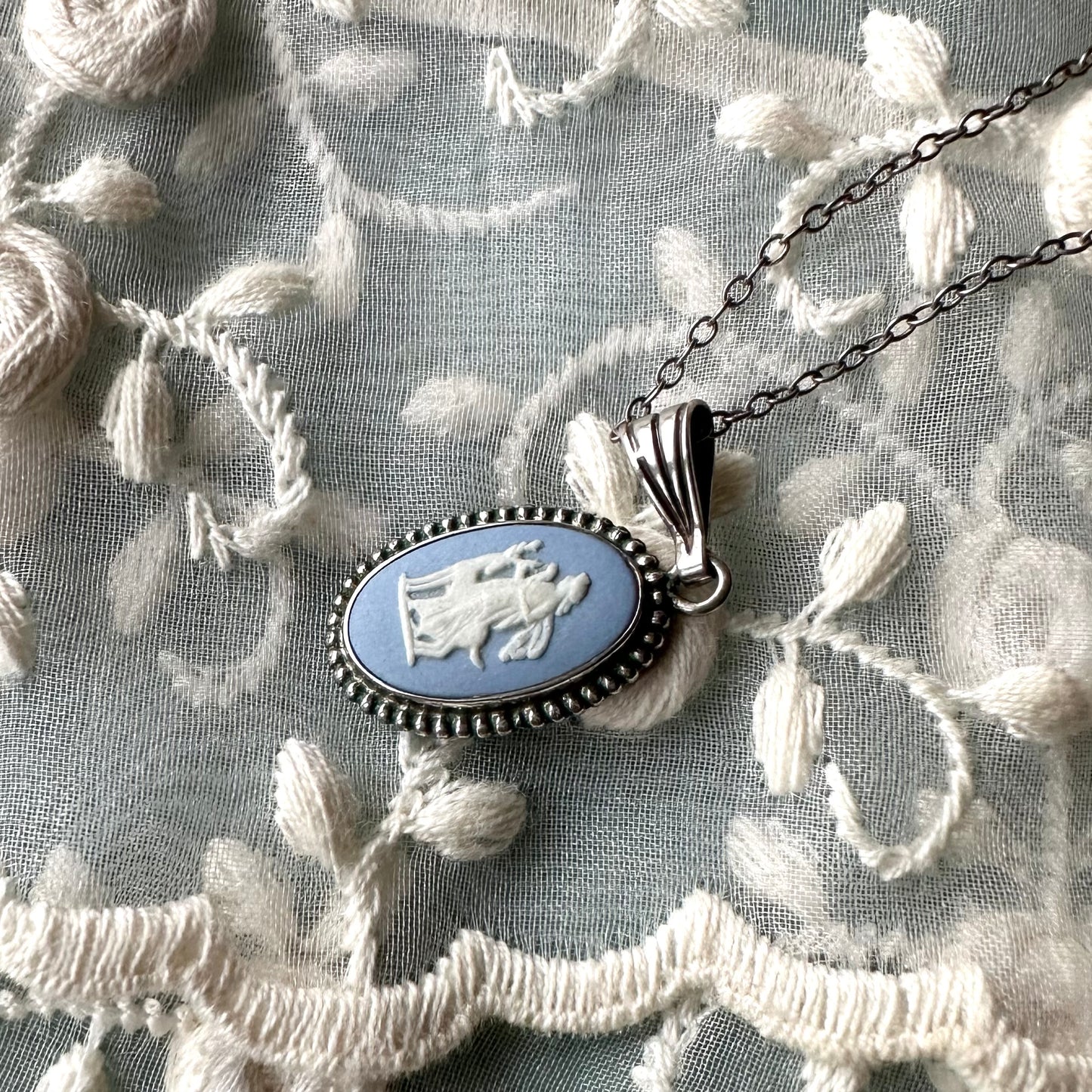 ウェッジウッド オーバルネックレス ブルー