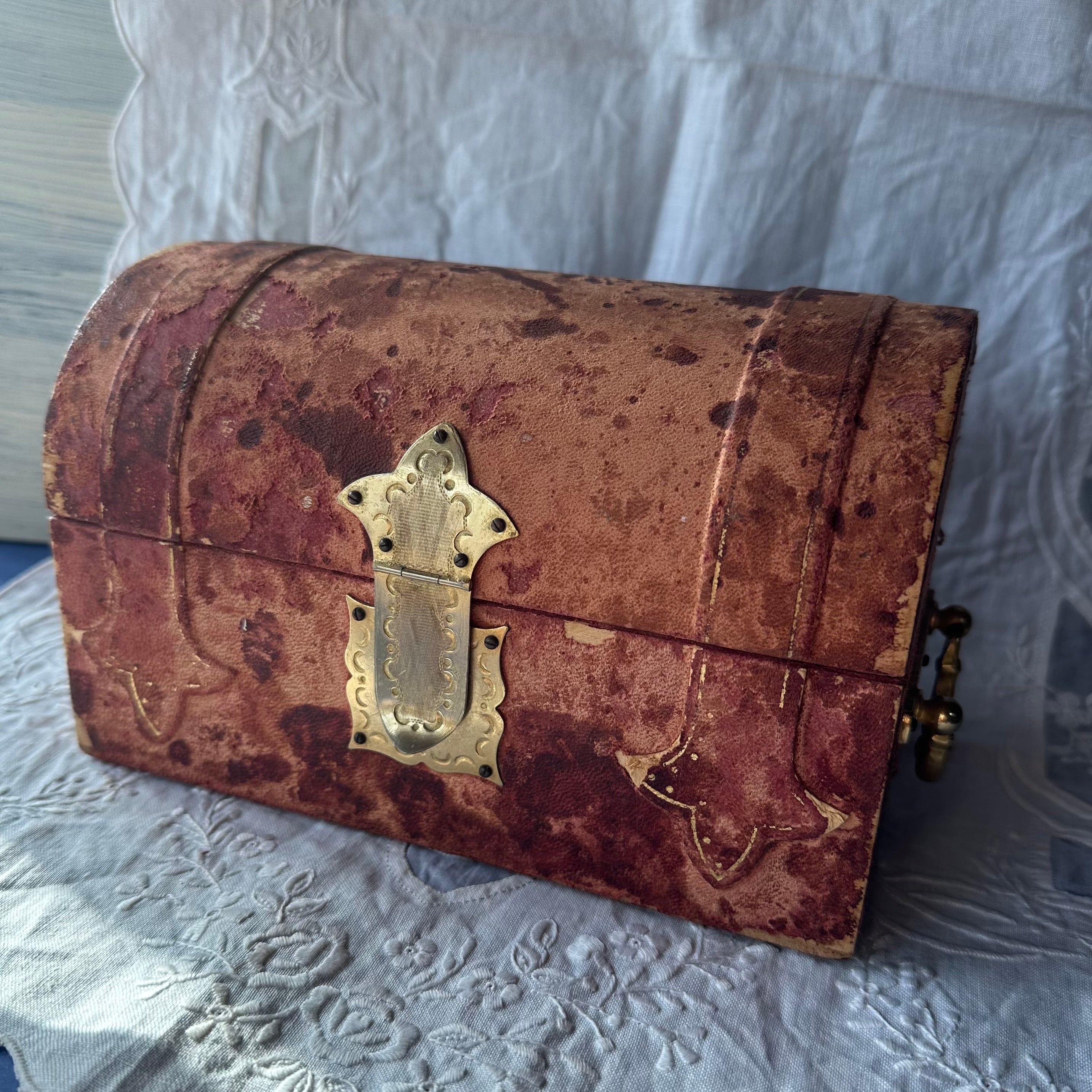 アンティークジュエリーボックス LL – Amelie Antique