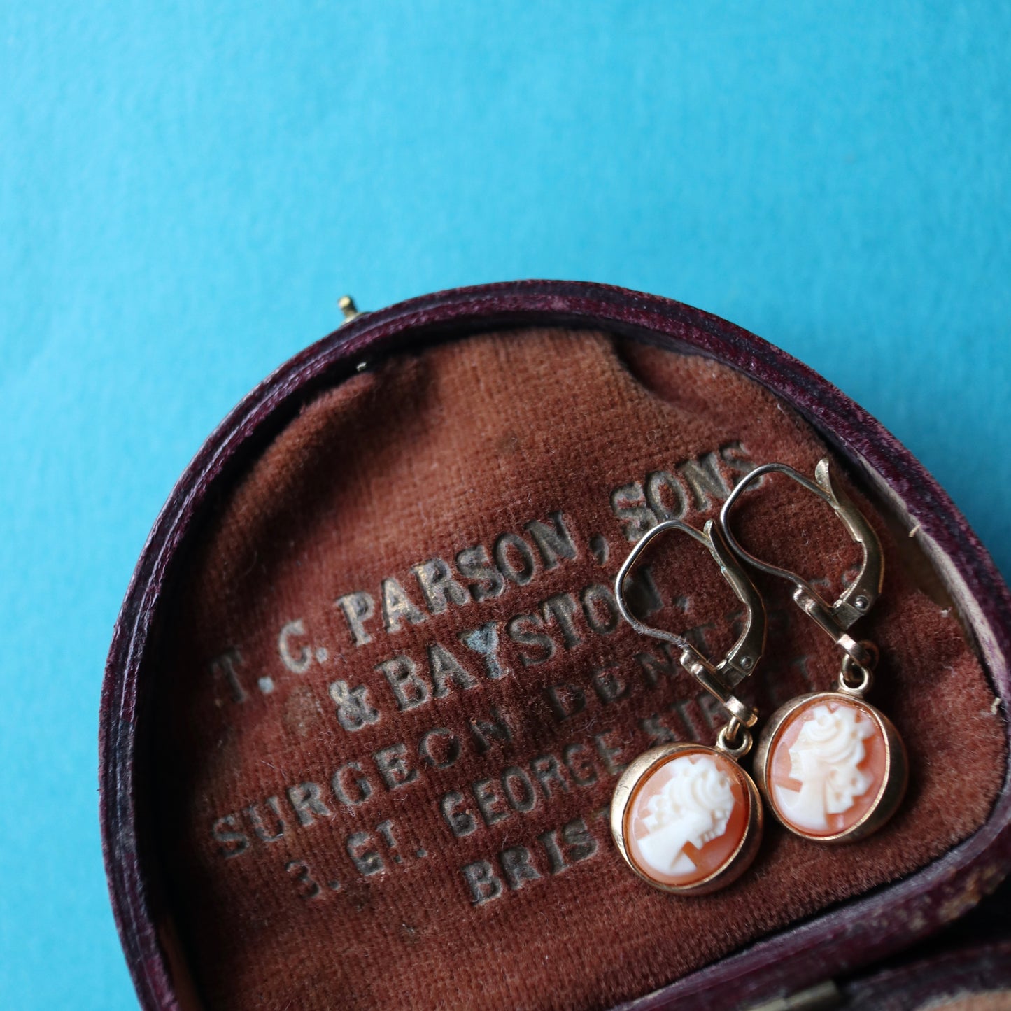 ロールドゴールド シェルカメオ レバーフック ピアス