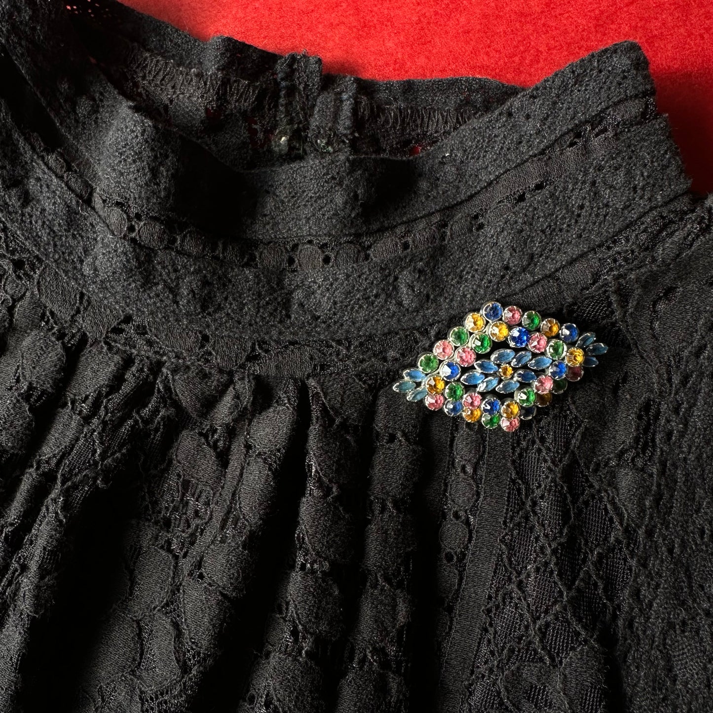 チェコグラス ひし形ブローチ