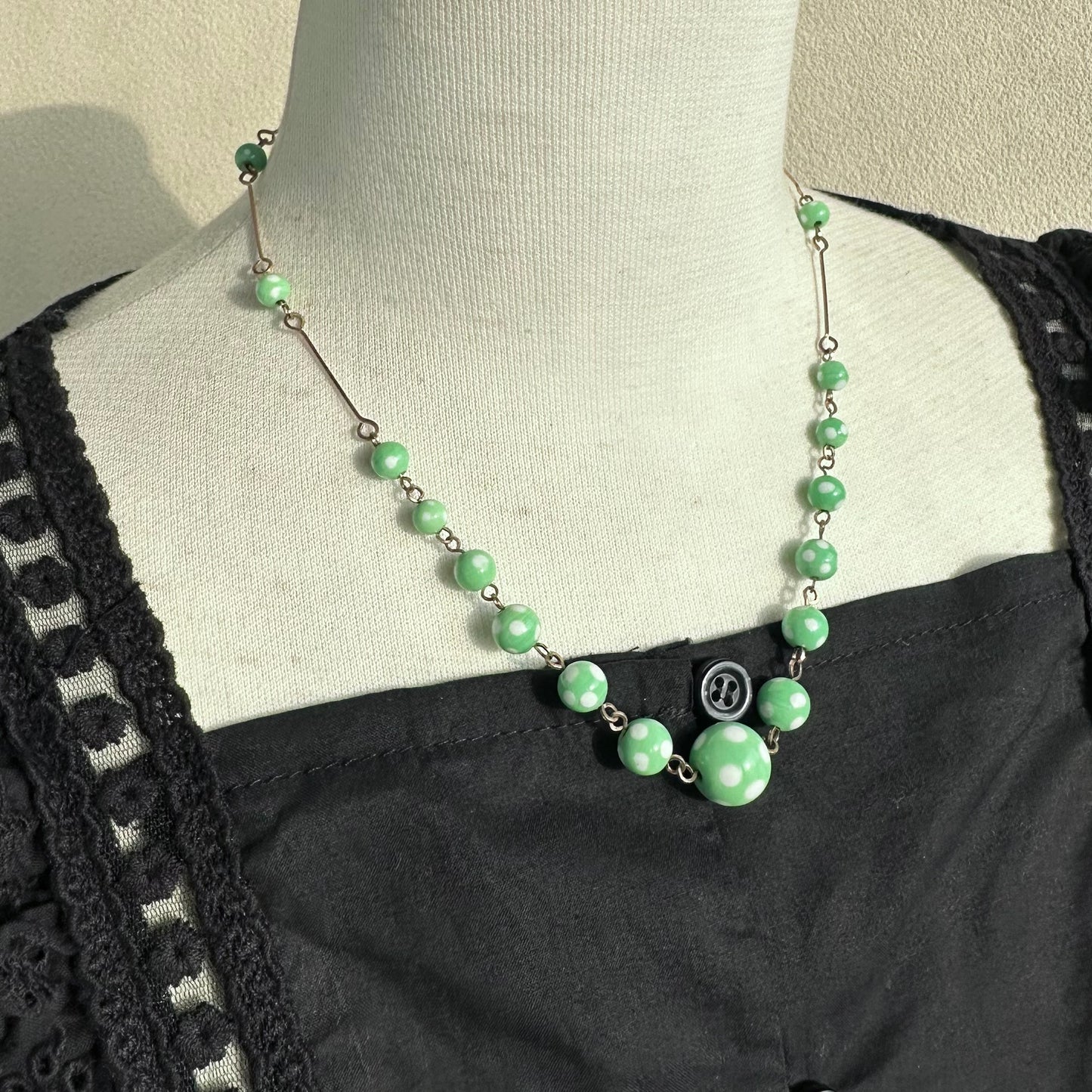 グリーン ポルカドットグラス ヴィンテージネックレス