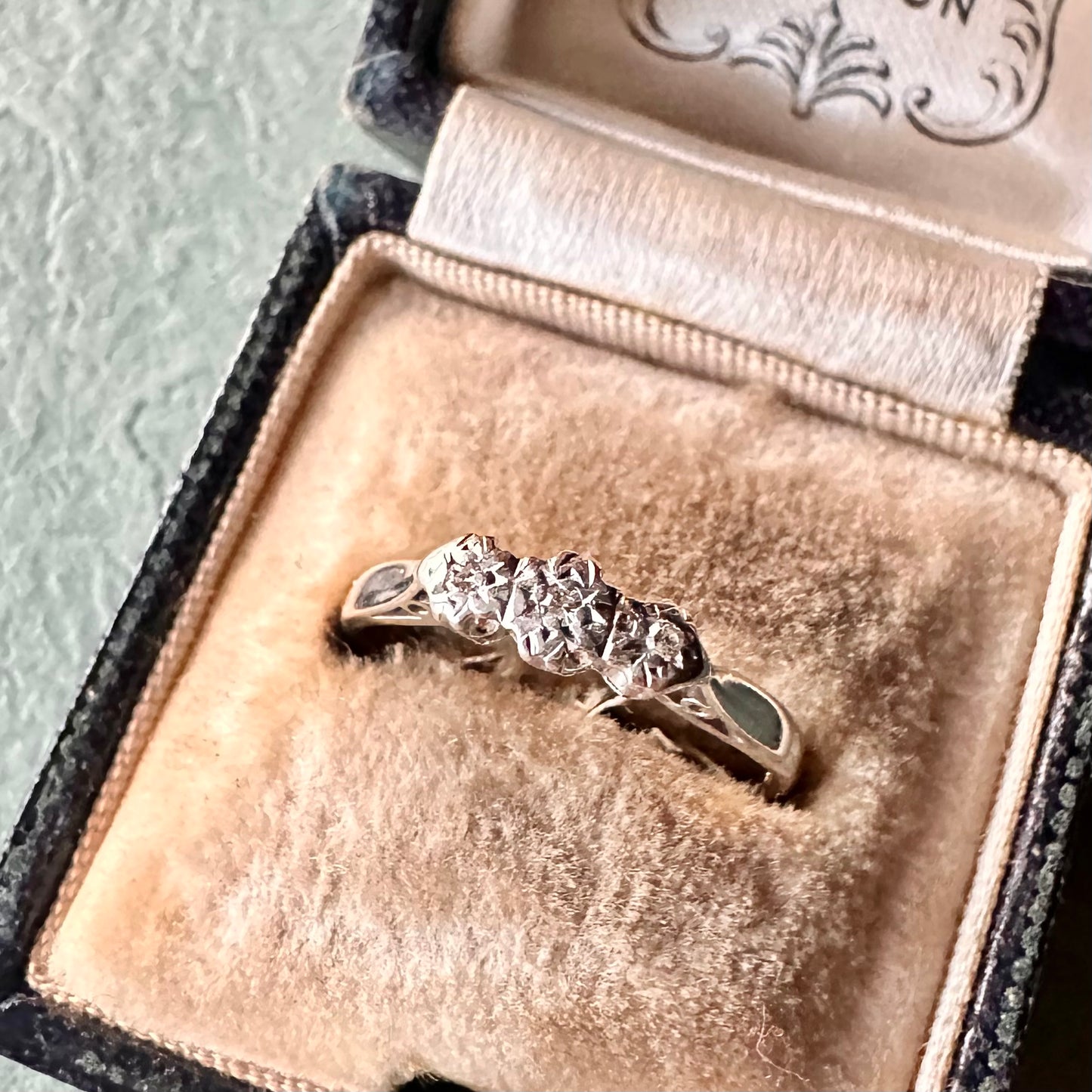 18ctゴールド＆プラチナ アンティーク ダイヤモンド トリロジーリング 11.5号(鑑別書付)