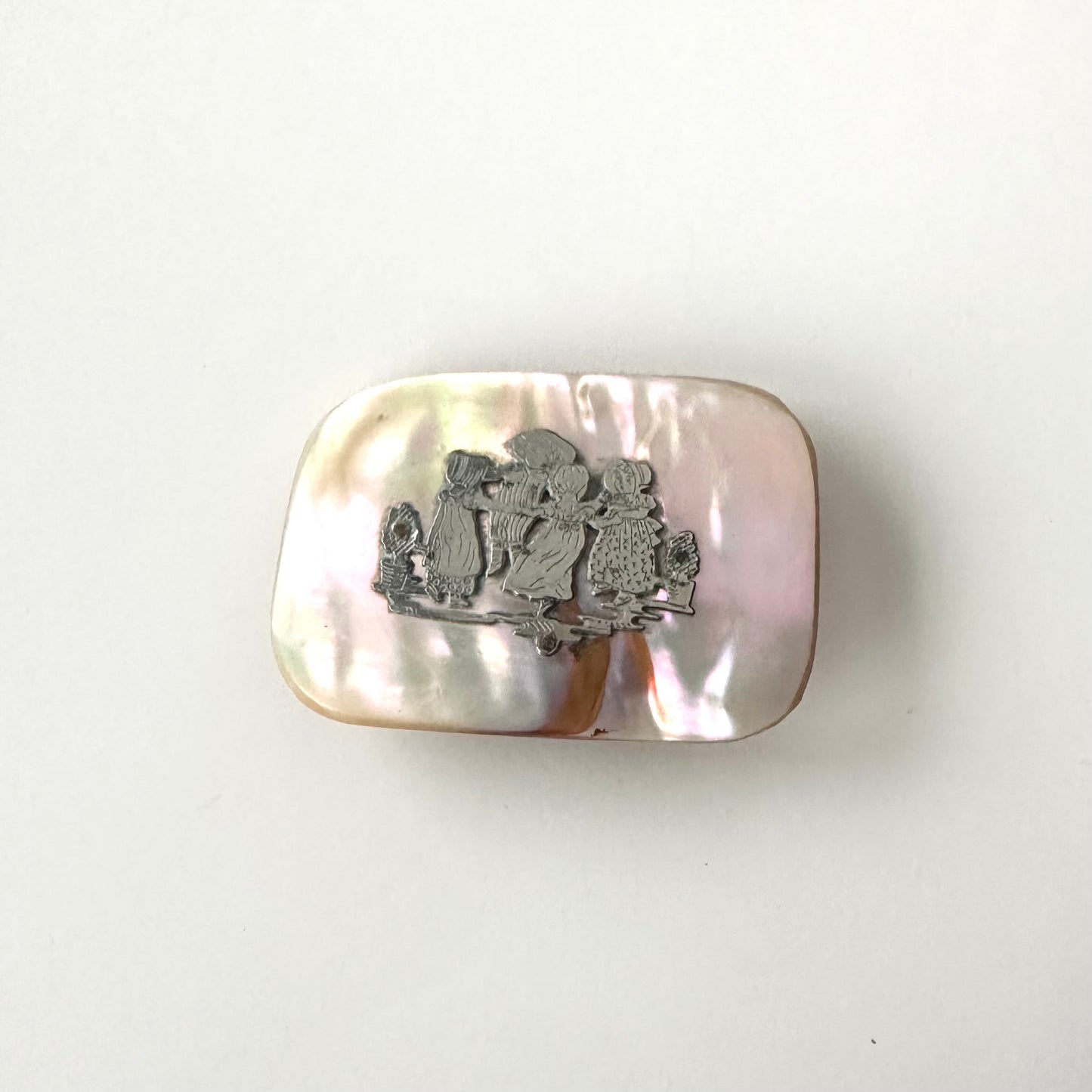 アンティーク マザーオブパール チルドレンモチーフ ブローチ