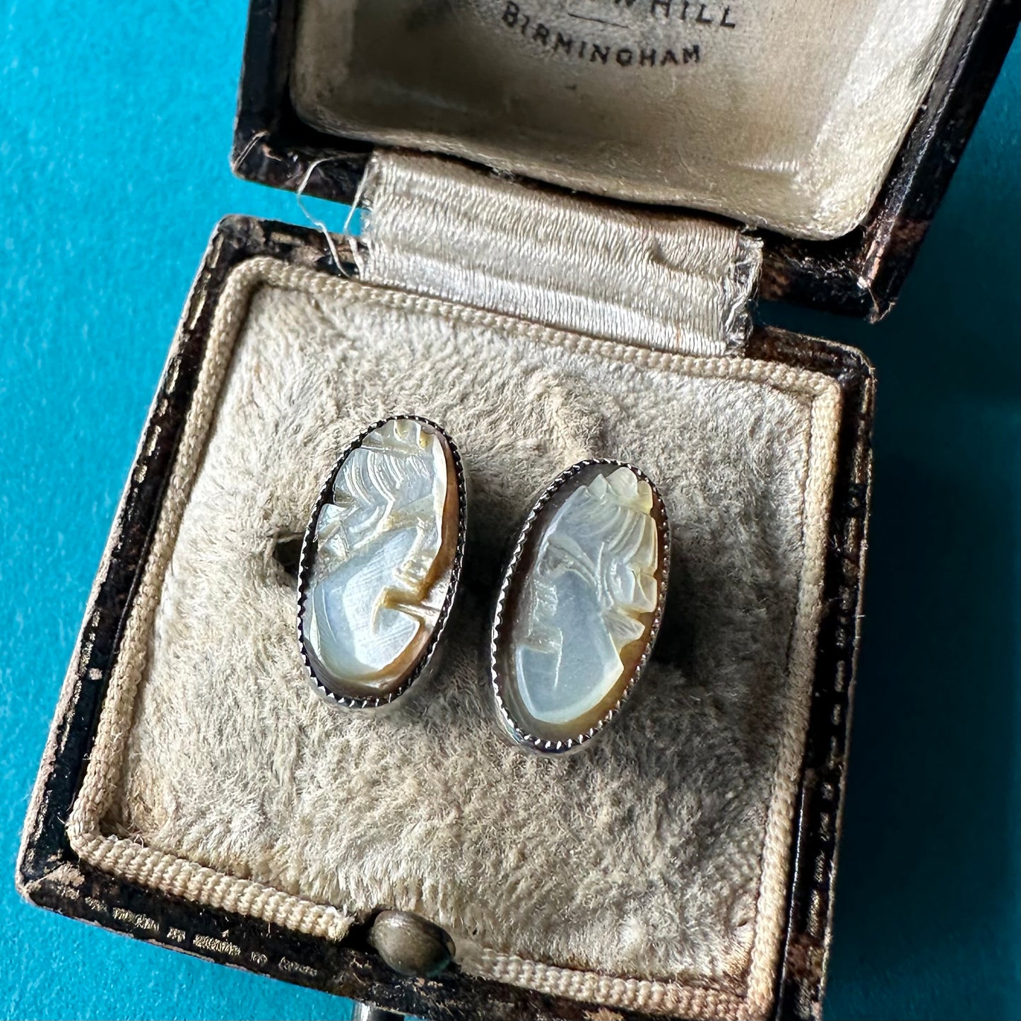 マザーオブパール カメオ スタッドピアス