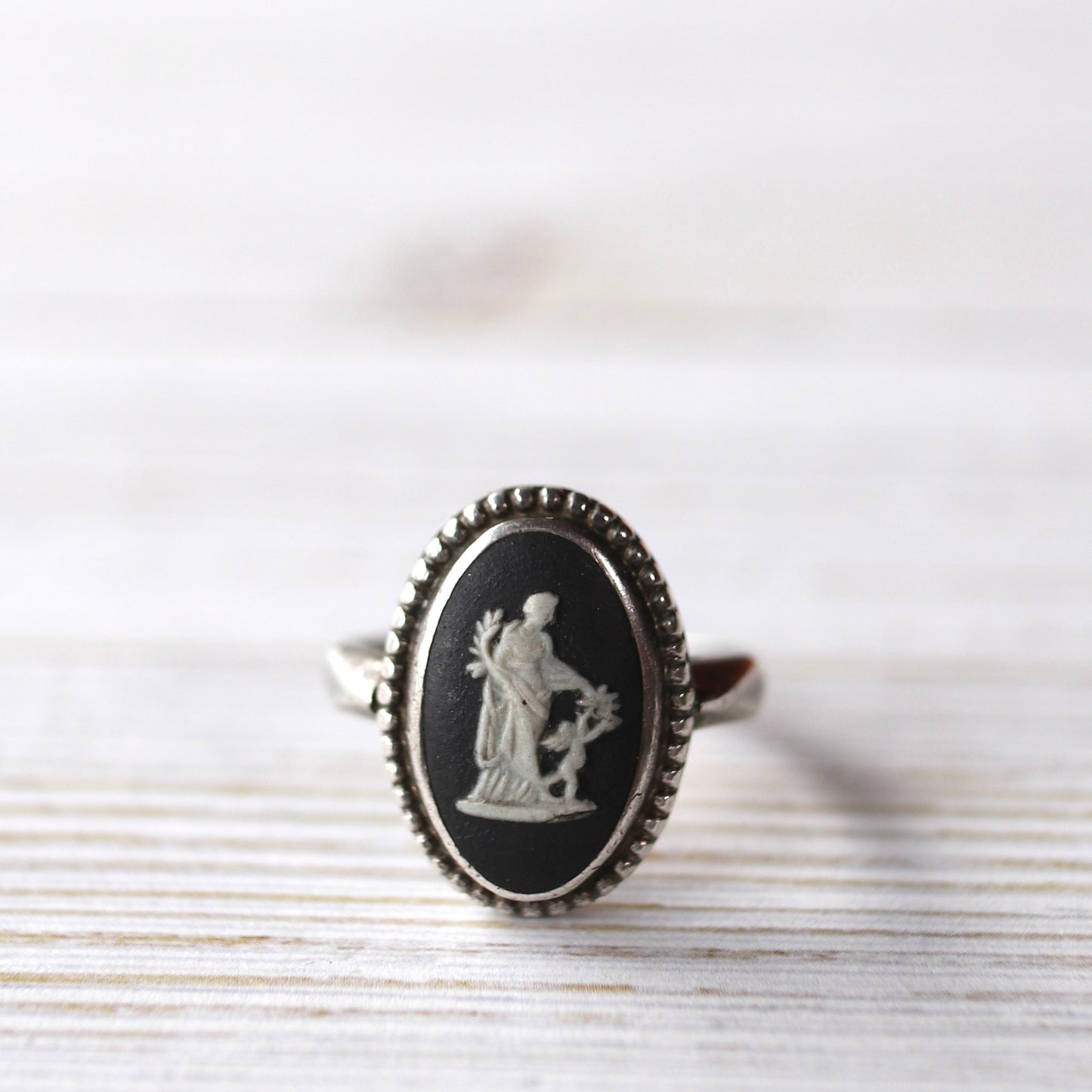 スターリングシルバー ウェッジウッド リング ブラック1972年 ロンドン 13号