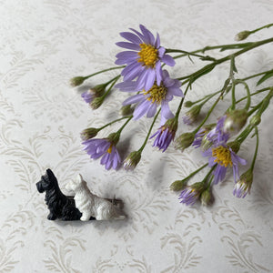 イギリスアンティーク　テリアのブローチ イギリスヴィンテージ ブラック＆ホワイトテリア ブローチアンティーク